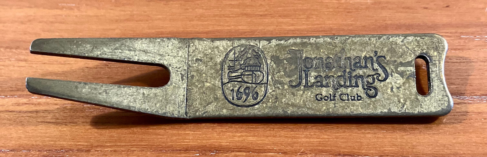 Jonathan's Landing Golf Club (Florida) Logo Golf Ball Mark Divot Repair Tool