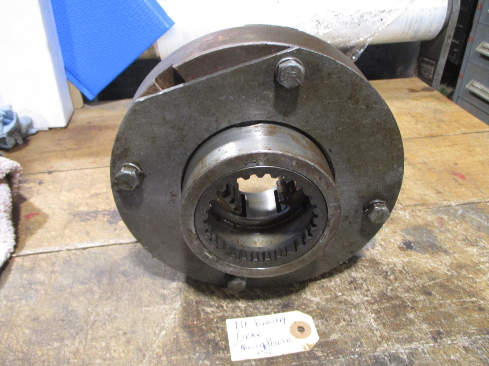 MASSEY FERGUSON 135, PLANTERY CARRIER ASSY., #897711M91 USED ORIGINAL
