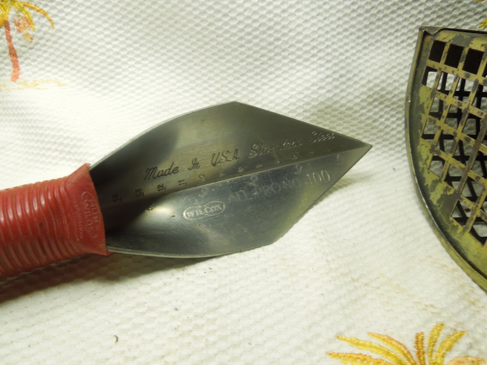Garrett 1600970 Metal Sand Scoop And Wilcox All Pro 100 Trowel Excellent