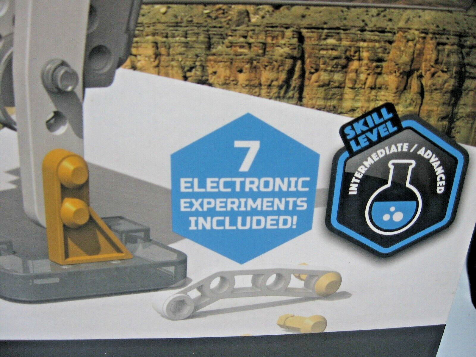 Discovery MINDBLOWN 239 piece Toy Electricity Construction Set