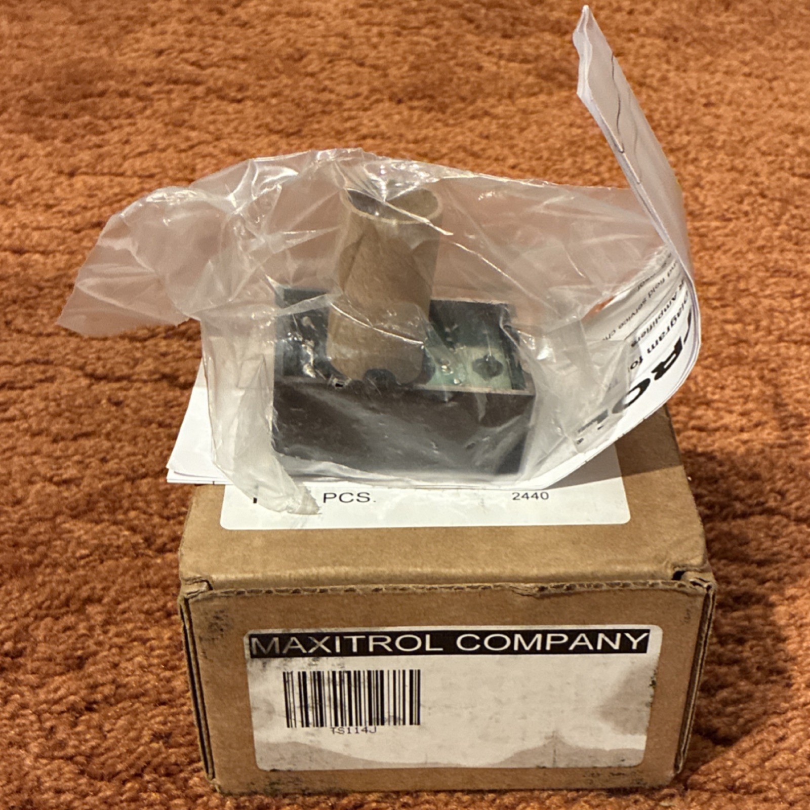 Maxitrol TS114J Discharge Air Sensor 110°-160° Temperature Range Black