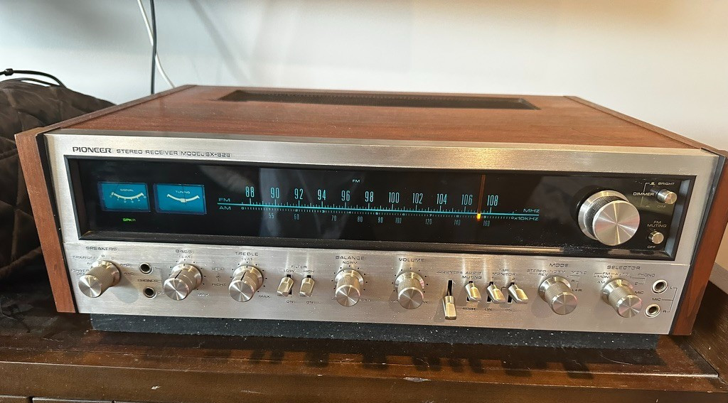 Pioneer SX-828 Vintage AM/FM Stereo Receiver