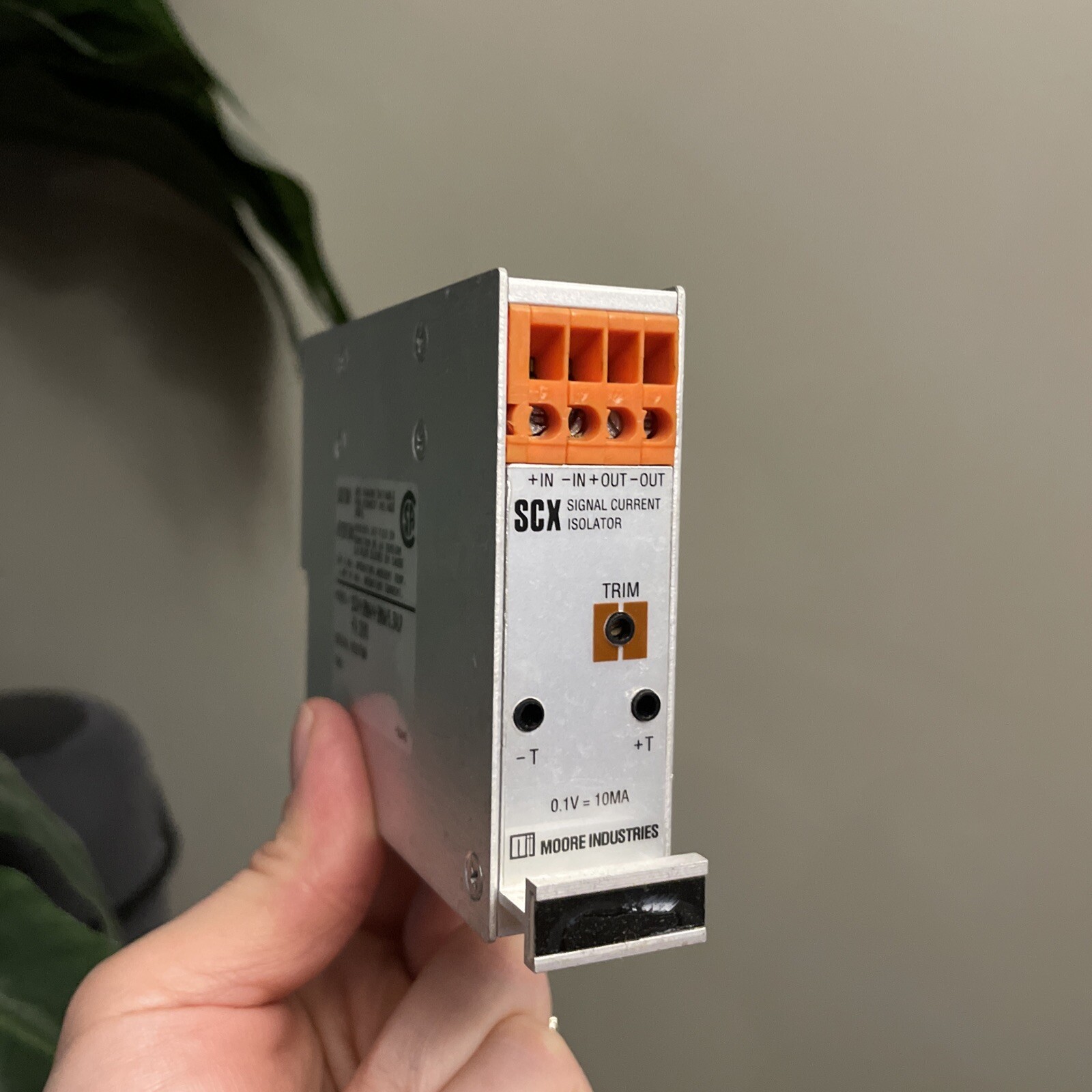 RADWELL SCX/4-20MA/4-20MA/5.5VLP-FA-DIN SKU: 11523344 Controls & Indicators