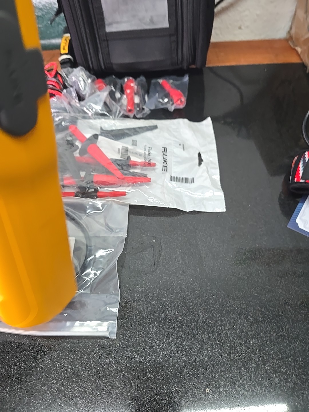 Fluke 754 Documenting Process Calibrator with HART Communication