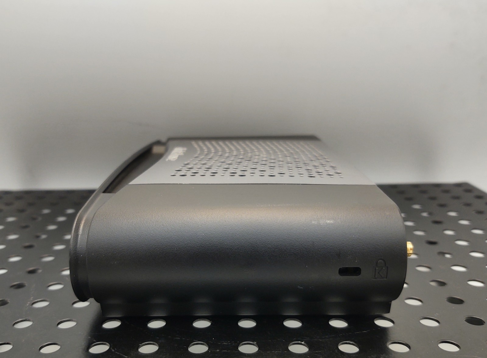 Barco Clickshare CSE-200 Wireless Presentation System R9861520 No Antennae