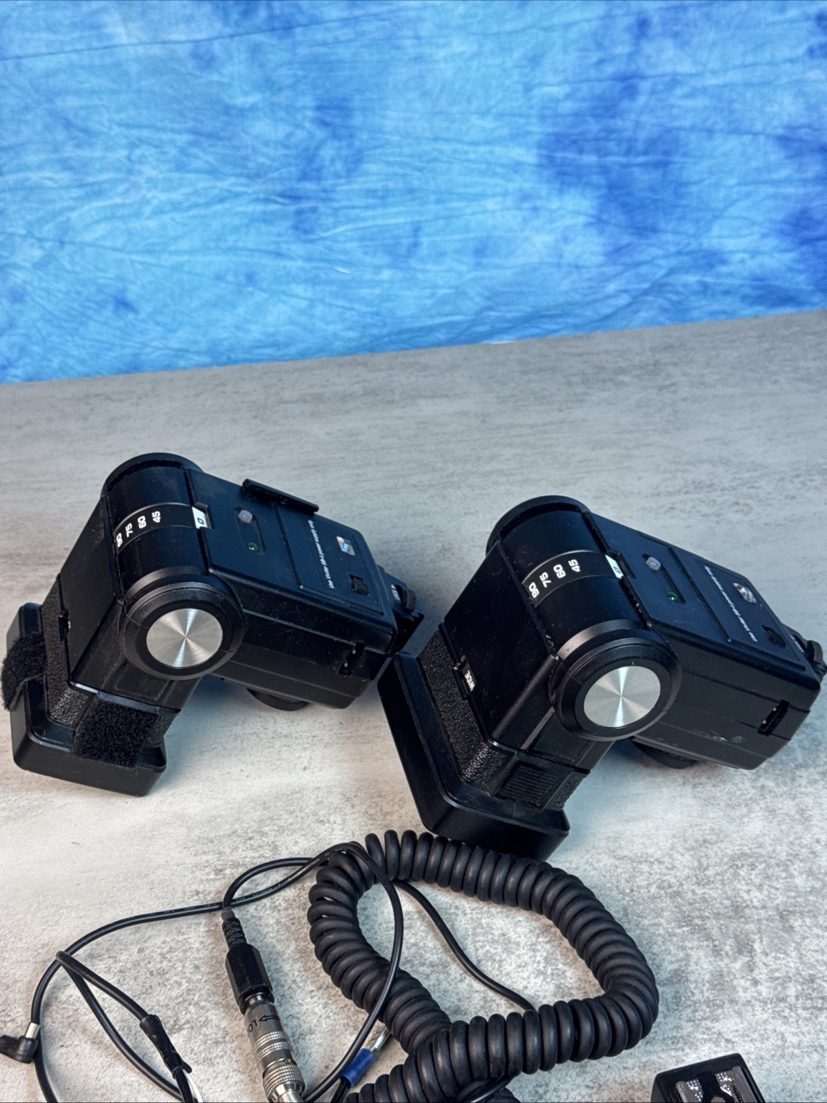 2 Vivitar 285 Flashes (STMs)