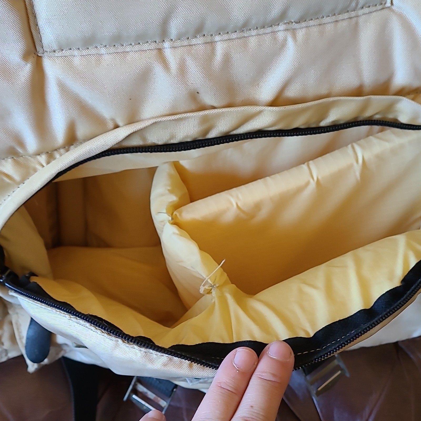 Ultimate Experience Santa Barbara CA Beige Nylon Zip Backpack 5 Pockets Padded