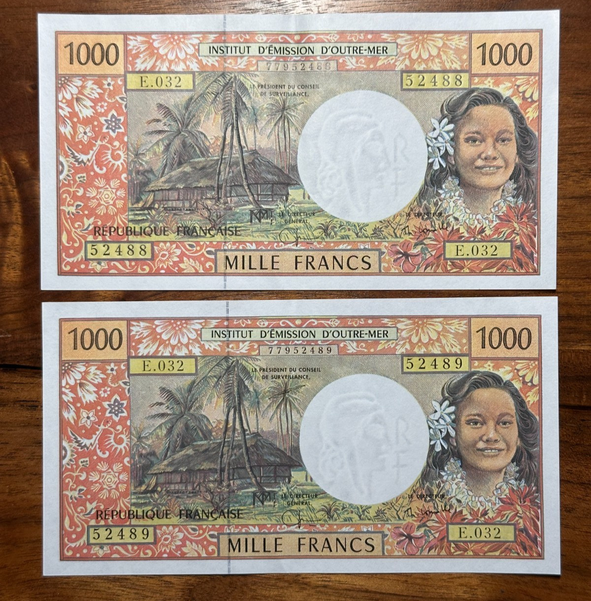French Pacific Territories - two consecutive 1000 Francs (2004) P-2h AU 488-489