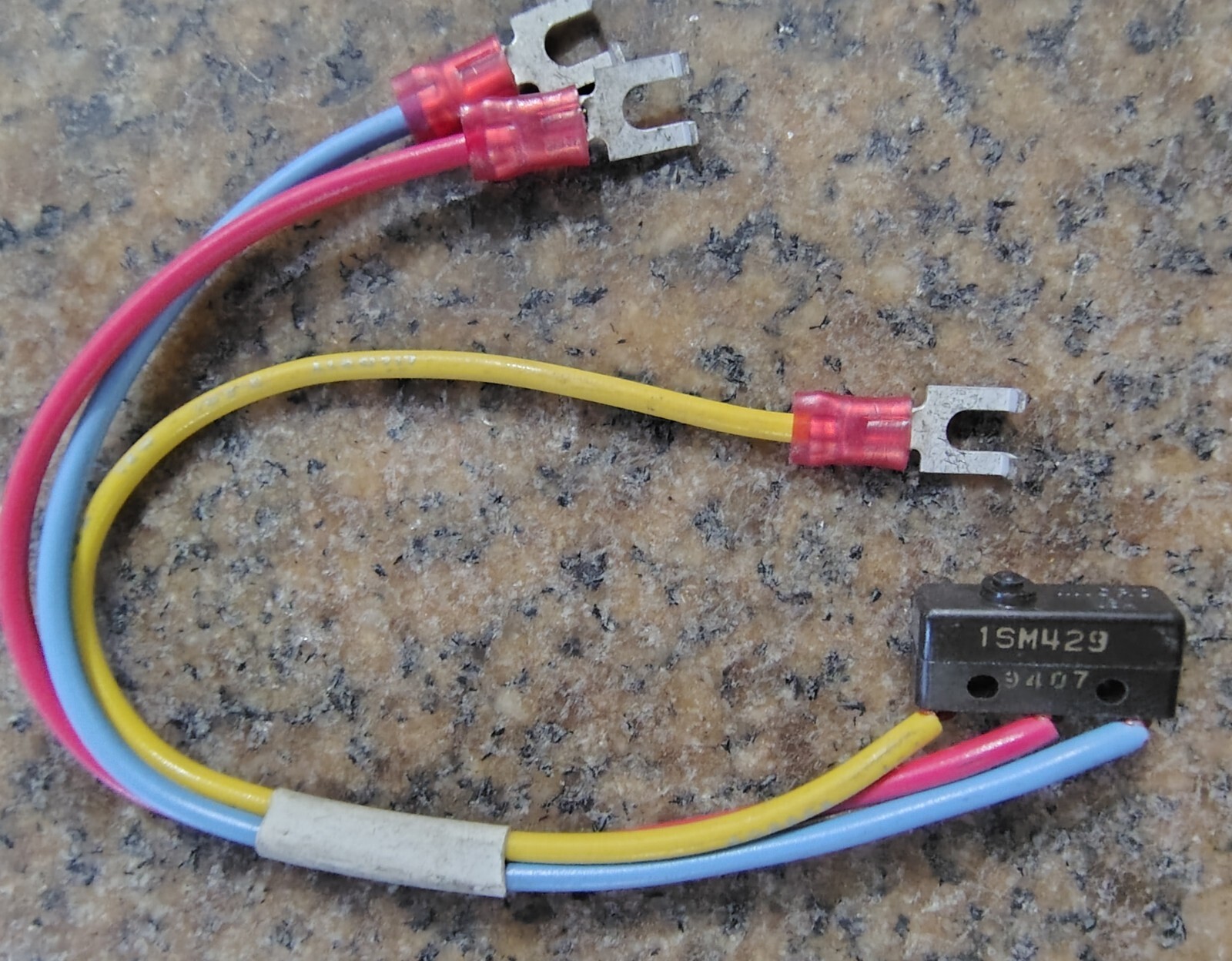 1SM429 SNAP ACTION SWITCH SUBMINIATURE WITH WIRE HARNESS