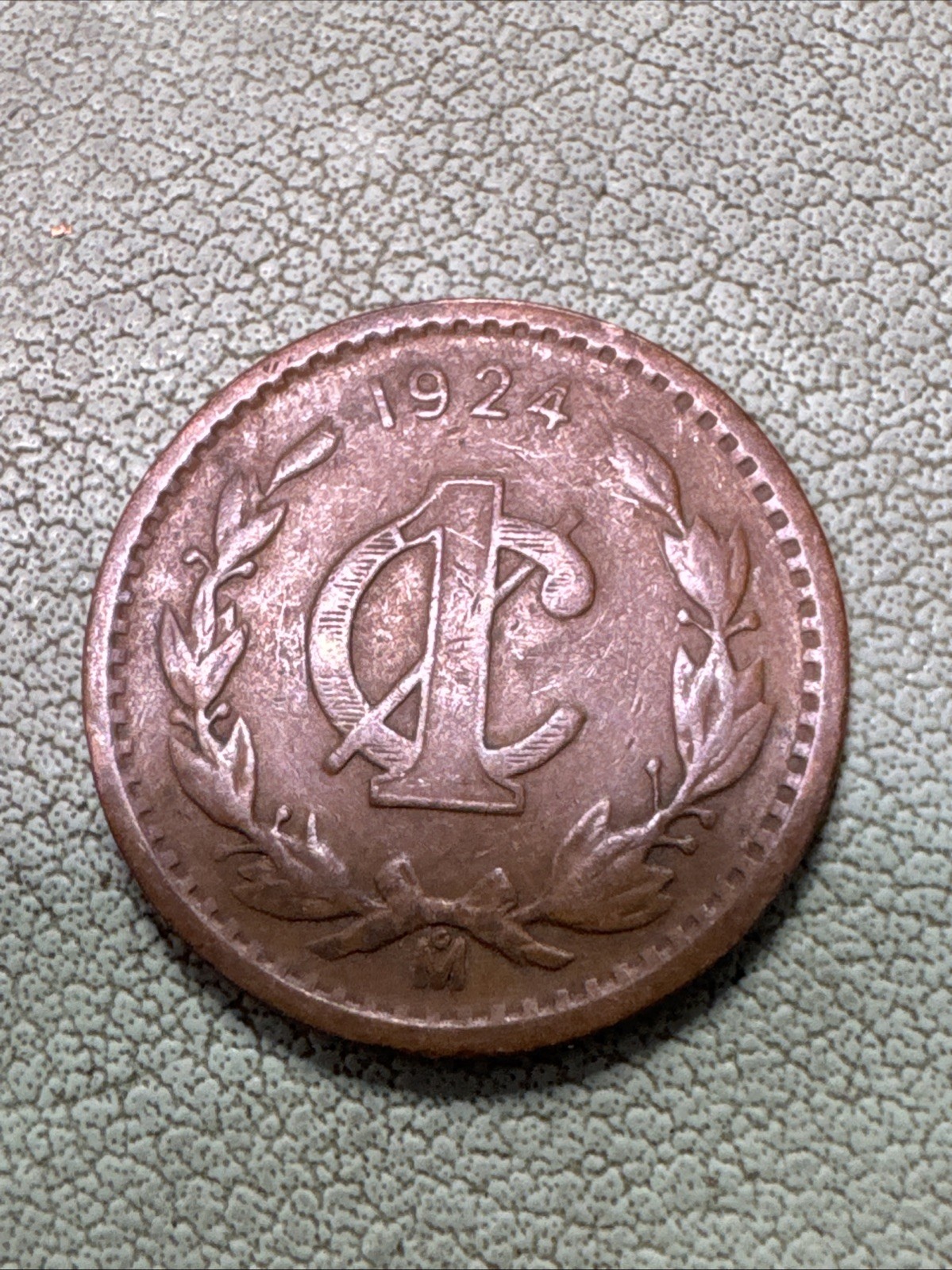 Mexico Bronze Centavo 1924 Mo Mexico City Mint    KM#415 Better Date
