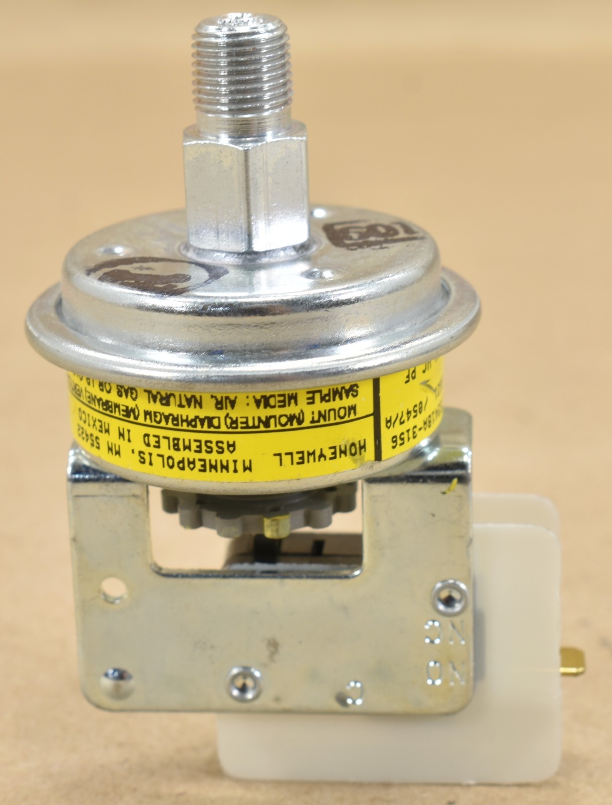 Honeywell GFS3418A-3156, Pressure Sensing Switch, 4.5" Water Column (WC)