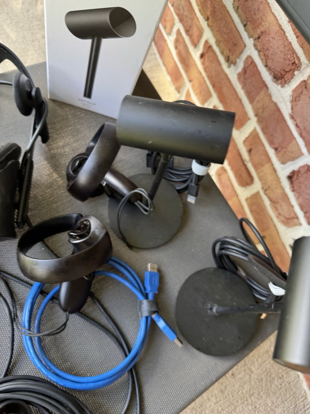 Oculus Rift Virtual Reality Lot As Shown Untested