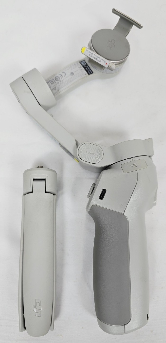 DJI OM 4 - Osmo Mobile 4 - Smartphone Gimbal Stabilizer Tripod