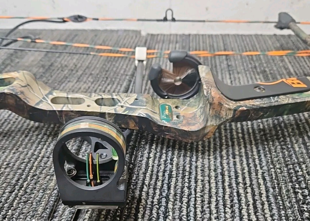 Bear Archery - Game Over - Compound Bow with Hard Case