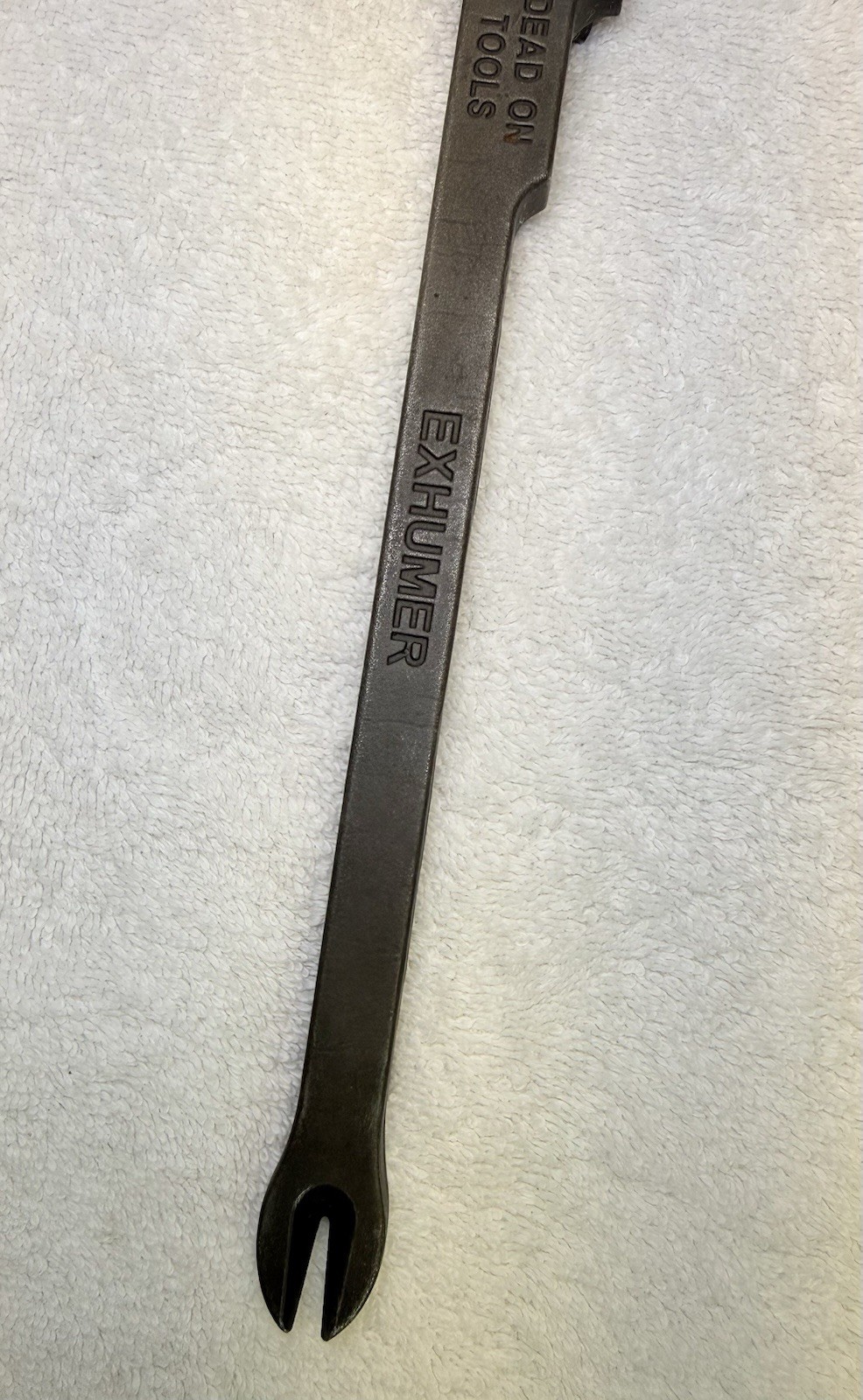 Dead On Tools EXHUMER Demolition Wrecking Pry Bar Nail Puller Skull Logo