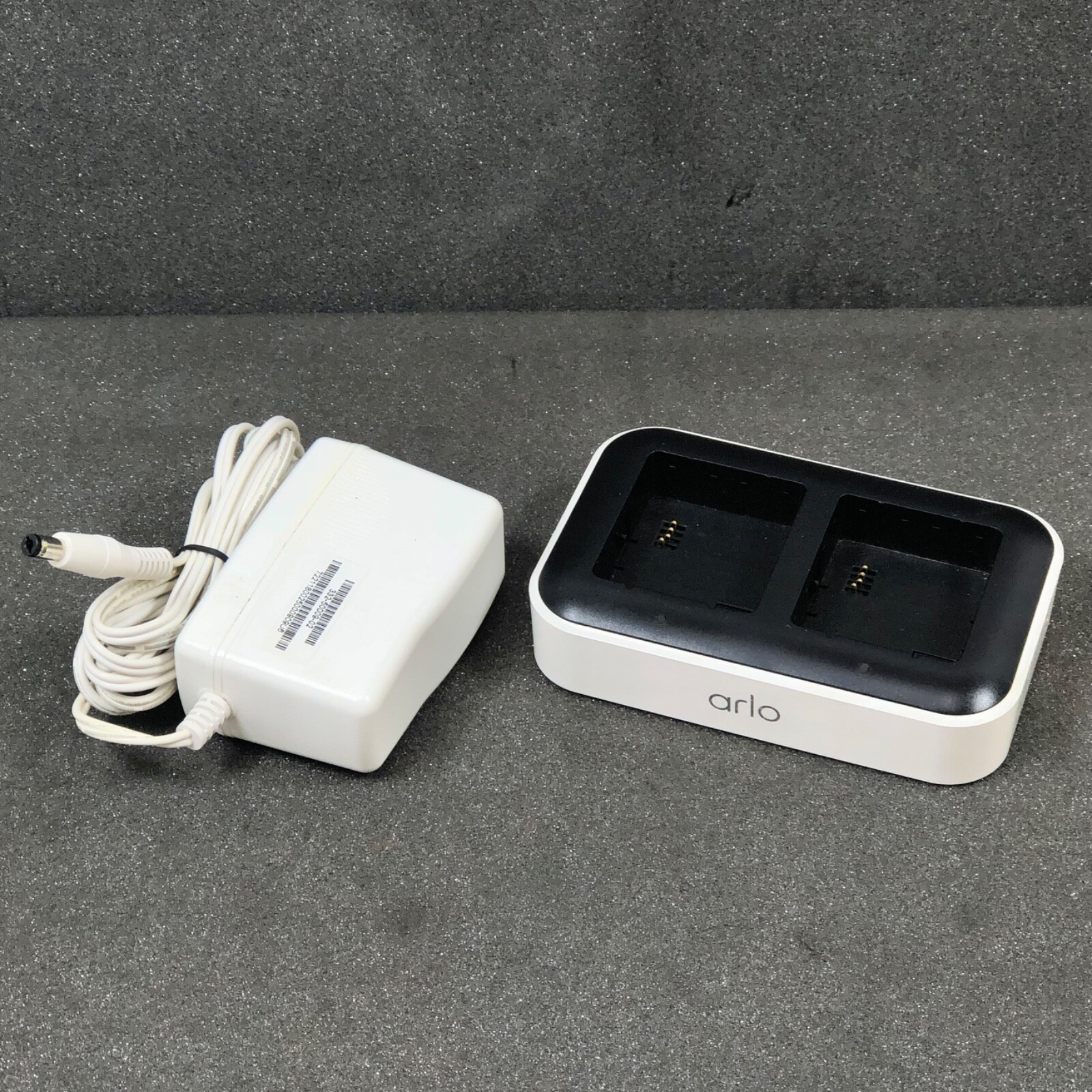 Arlo VMA5400C Accessory Dual Charging Station, Charge Up to Two Batteries, Compa