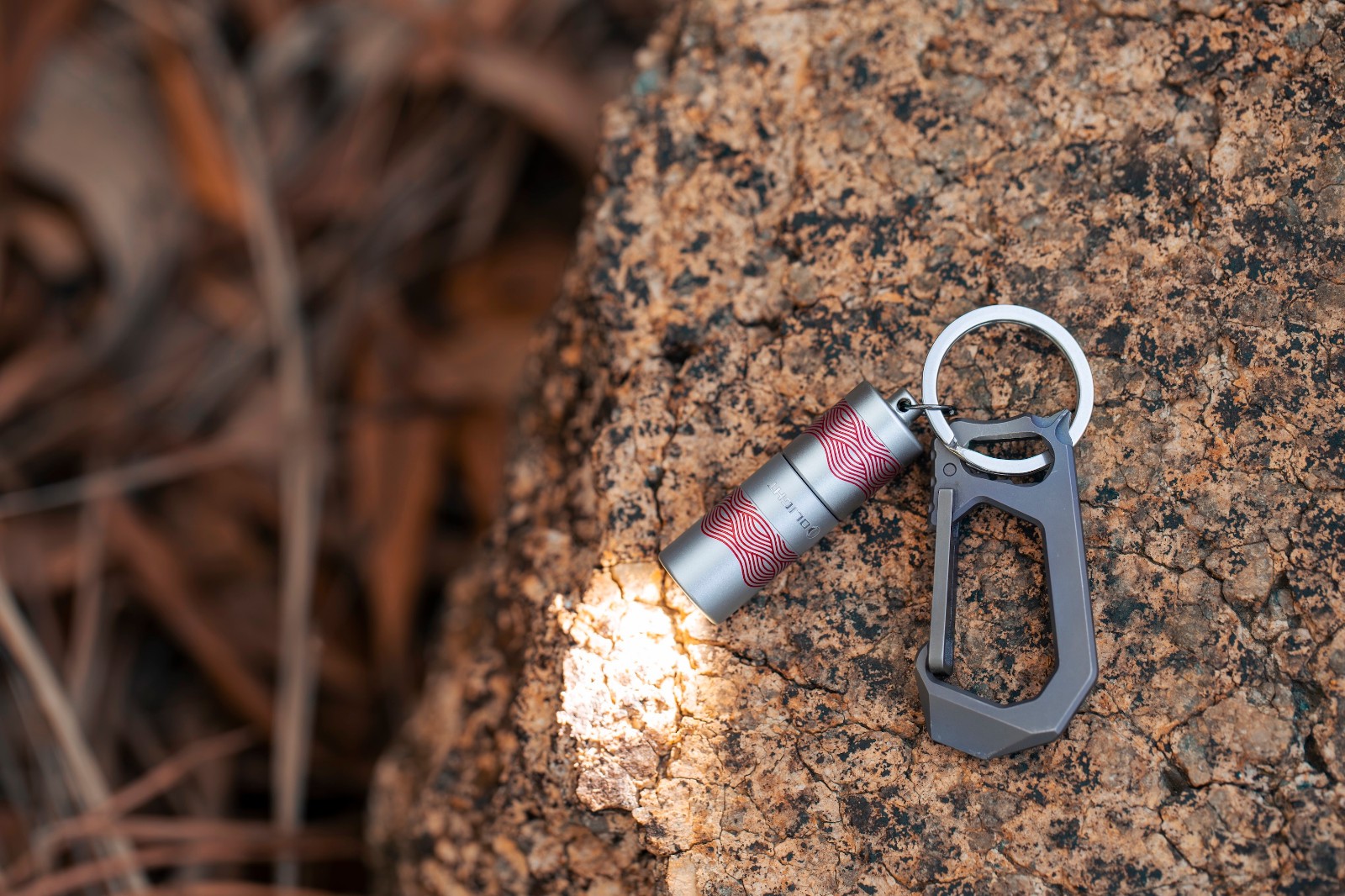 Olight I1R 2 PRO Flow Tiny USB-C Rechargeable Keychain Flashlight, 180 Lumens