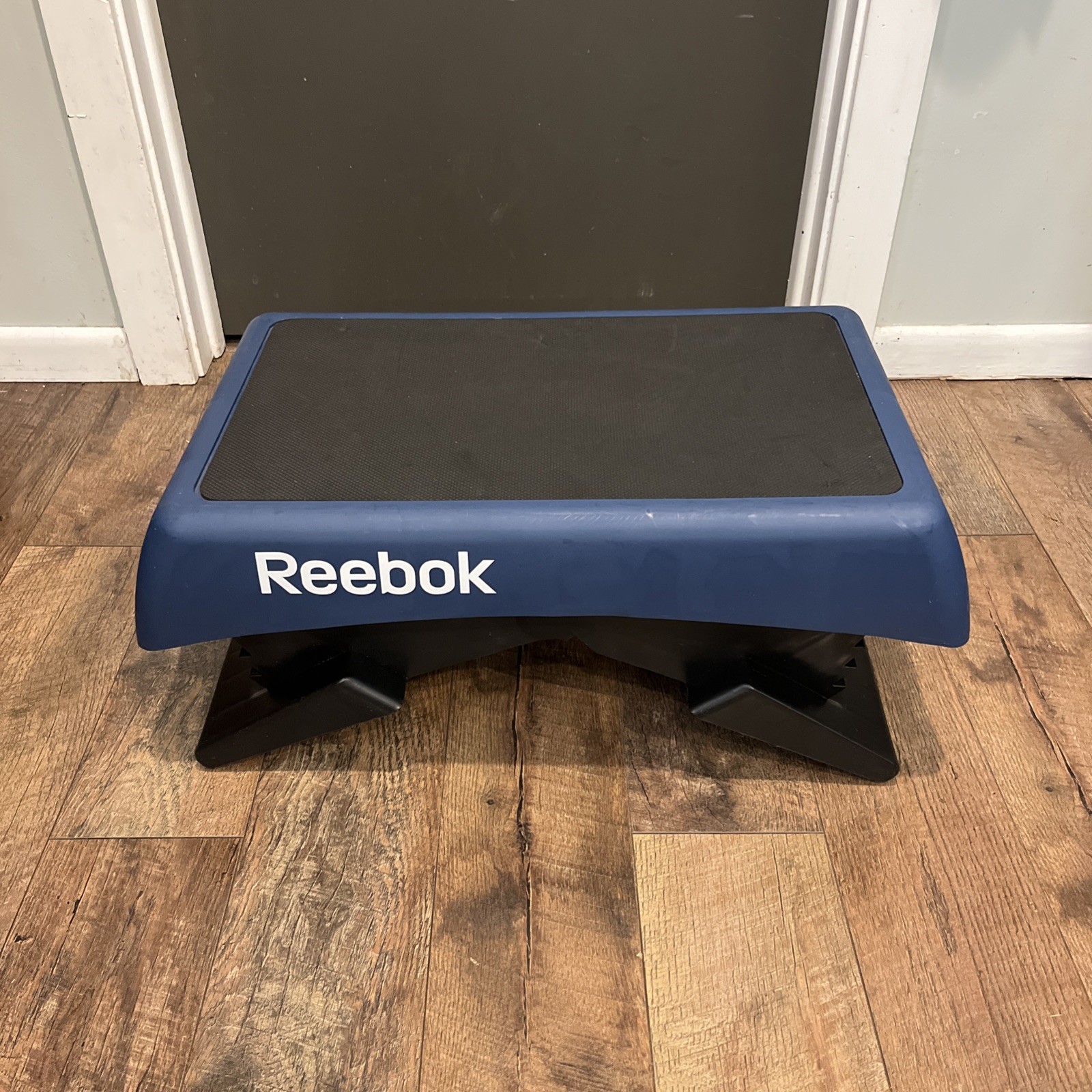 Reebok Professional Aerobic Step Platform 5 Level Adjustable Blue Stepper Bench