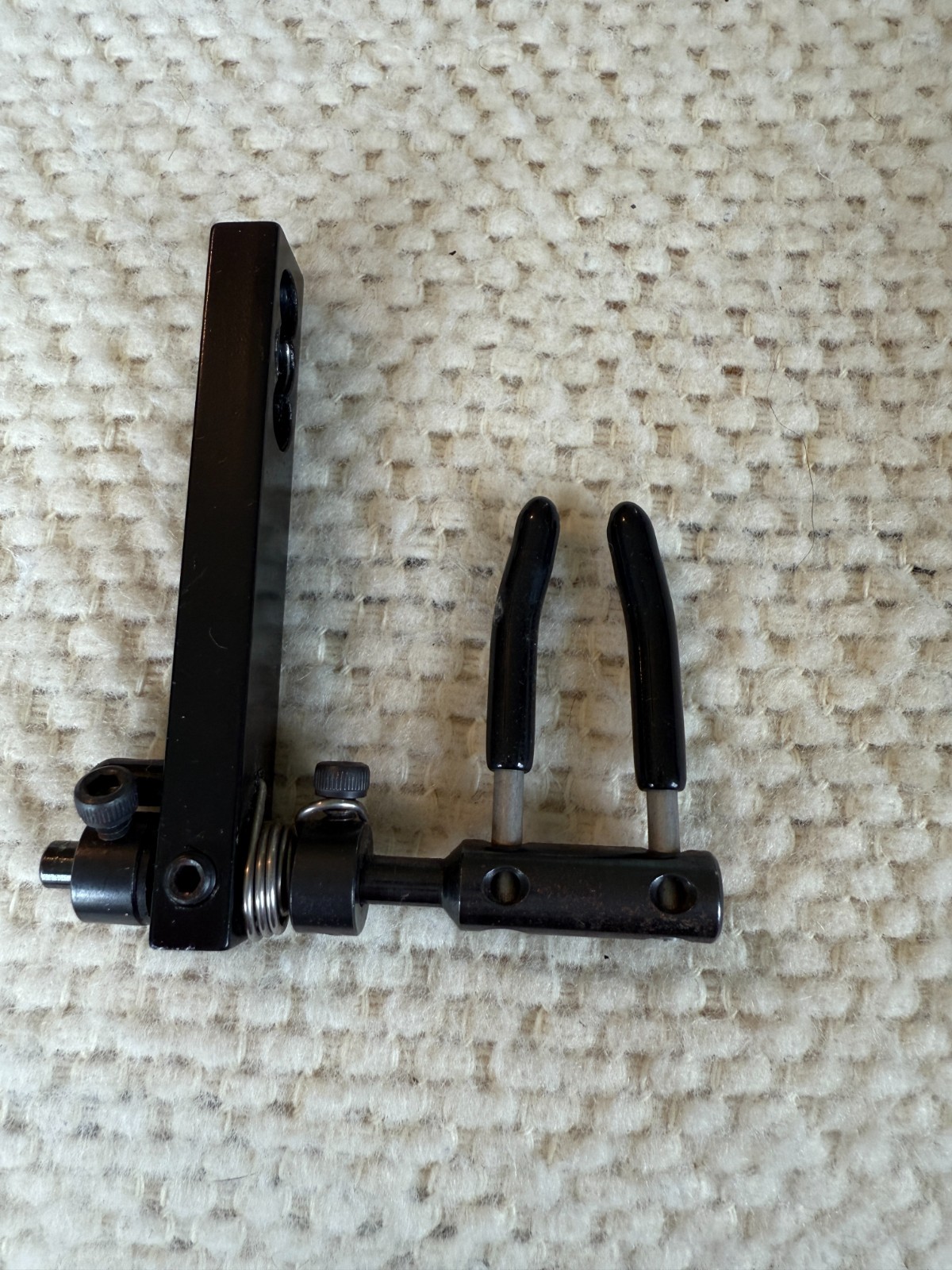 Dual Prong Flipper Rest for Parts