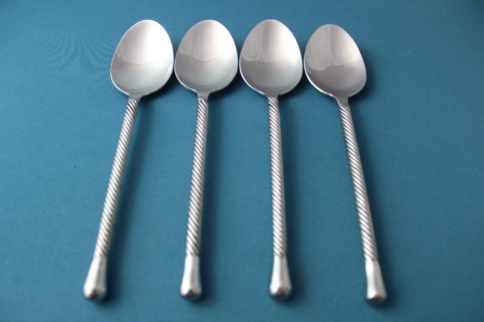 Pier 1 PII17 Place Oval Soup Spoons (Set of 4) 18/8 Stainless Twist China 7 3/4"