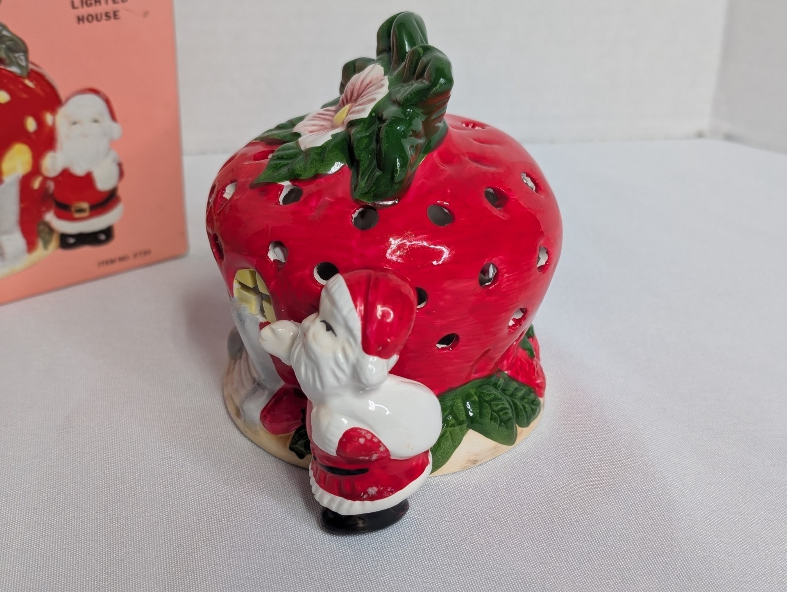 Vintage Santa Visits Strawberry Shortcake Lighted Ceramic House 1980 Read
