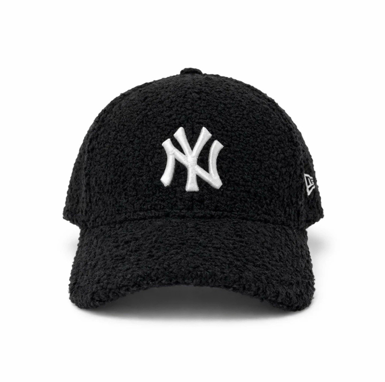 New Era 9FORTY Yankees Teddy Fleece Black Adjustable Cap OSFM New