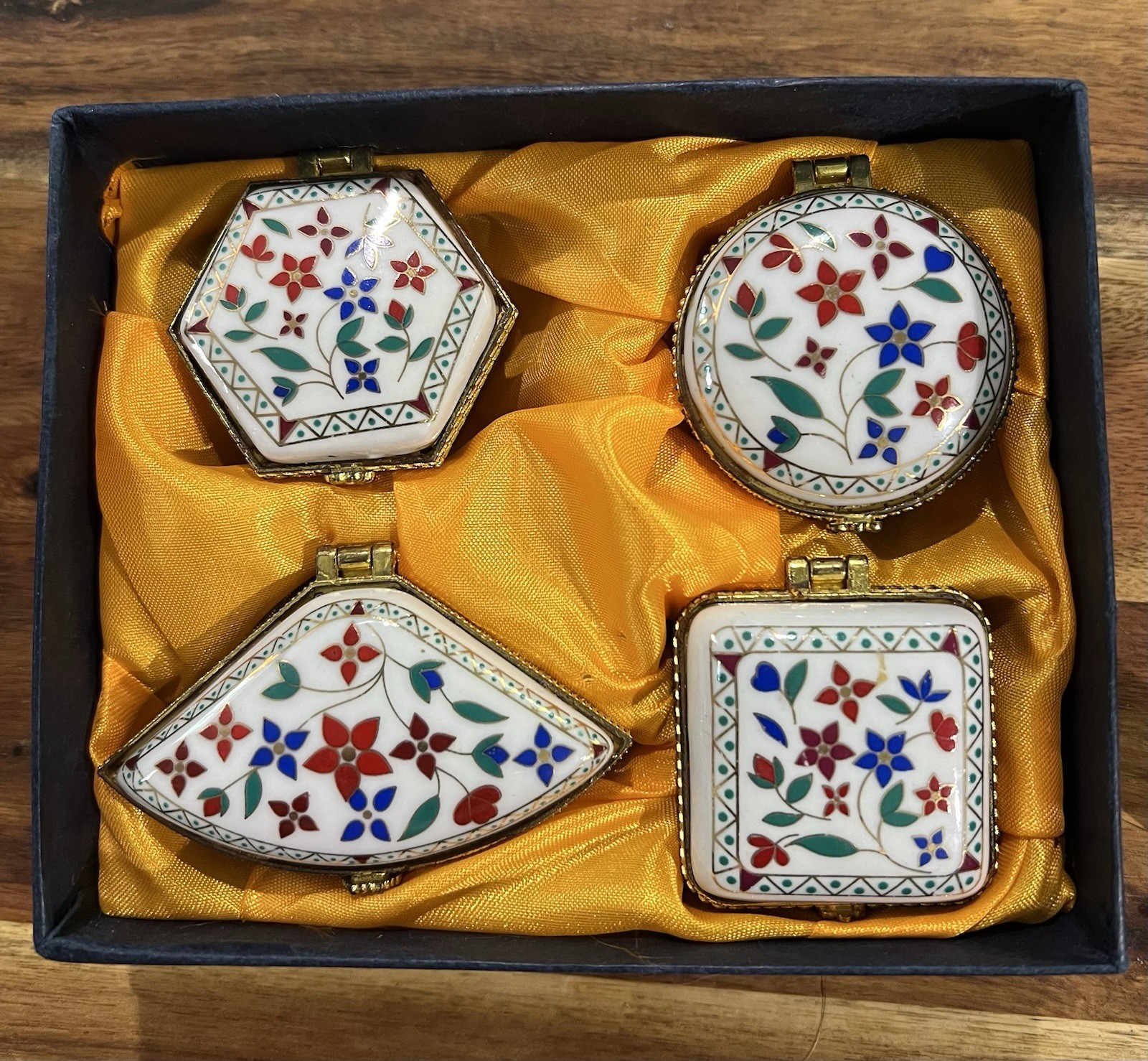 4 Hand Painted Porcelain Mini Trinket Boxes Floral Inlay Style India Gift Set