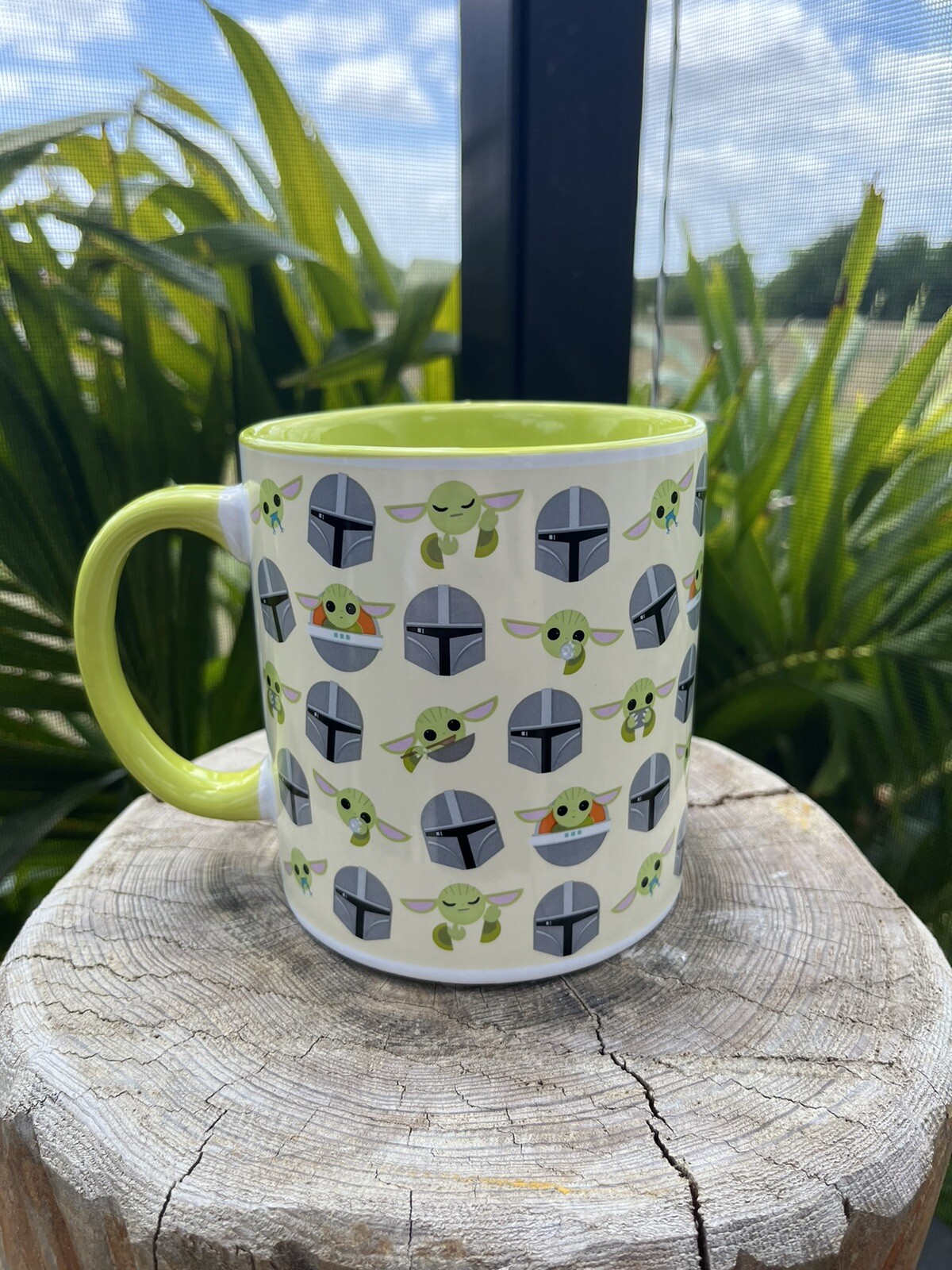 PRE-OWNED STAR WARS MANDALORIAN BABY YODA COFFEE MUG/CUP 20 OZ