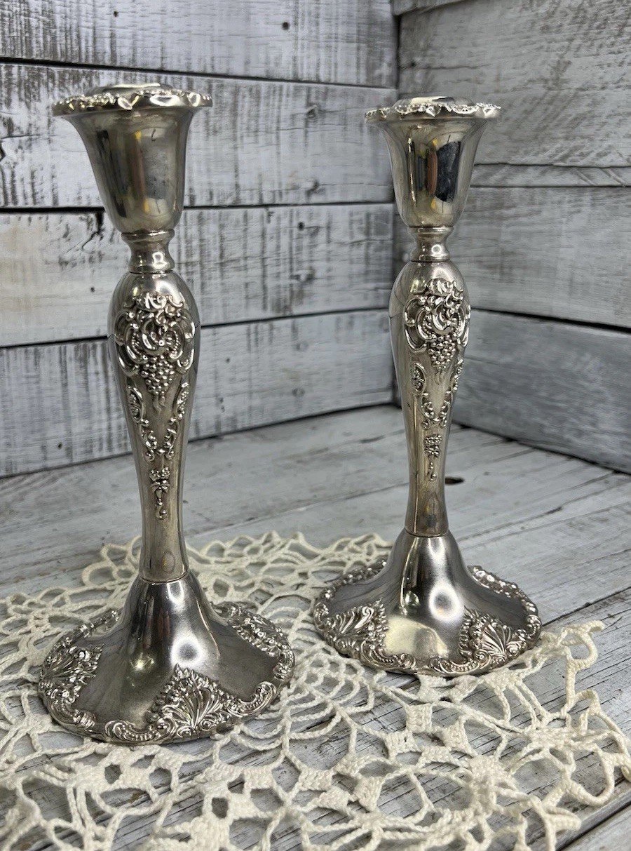 VINTAGE PAIR 2 GODINGER SILVER PLATED 8 25” CANDLESTICK BAROQUE GRAPE PATTERN 🩶