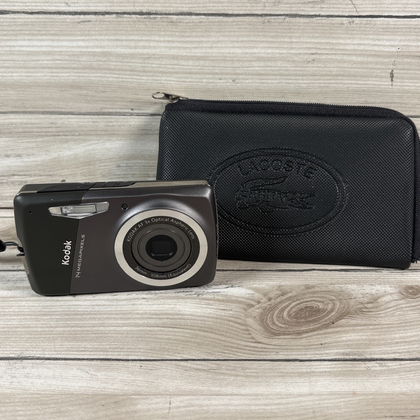 Kodak Digital Camera EasyShare M531 14MP Black, 2gb SD  + Lacoste Case
