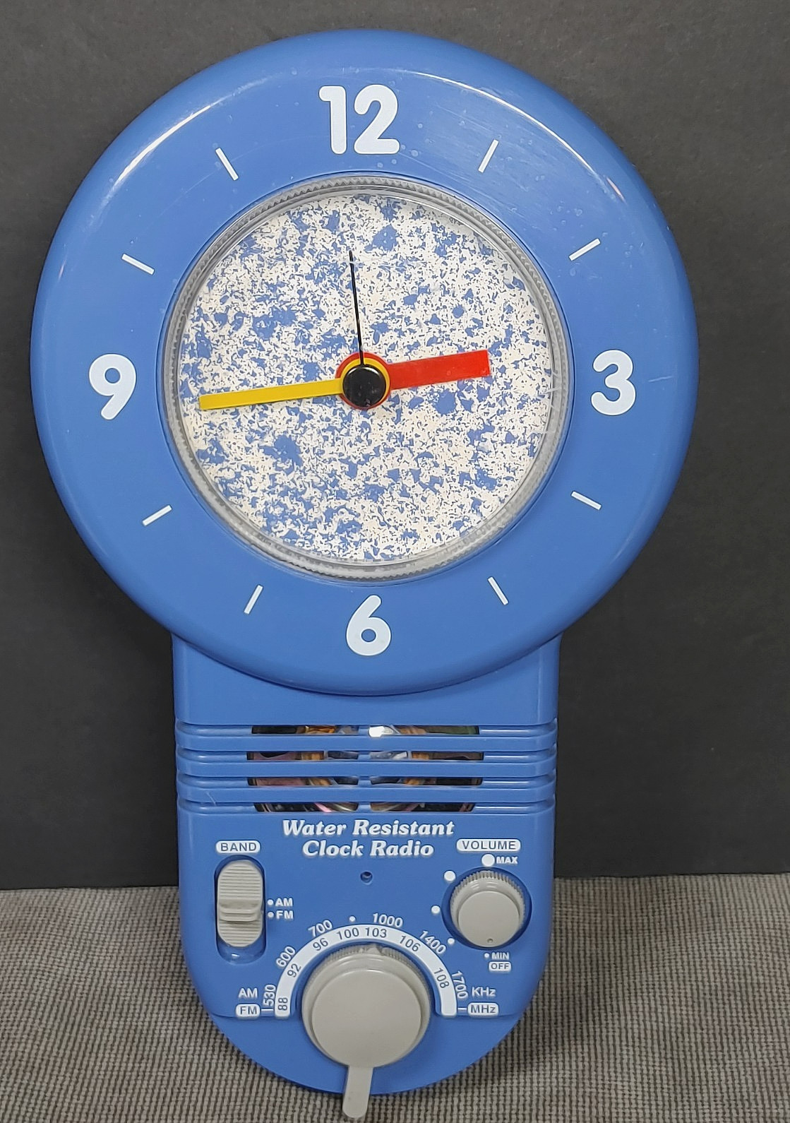 Lenoxx Sound Water Resistant Shower Clock Radio Model TR-93 AM/FM BLUE