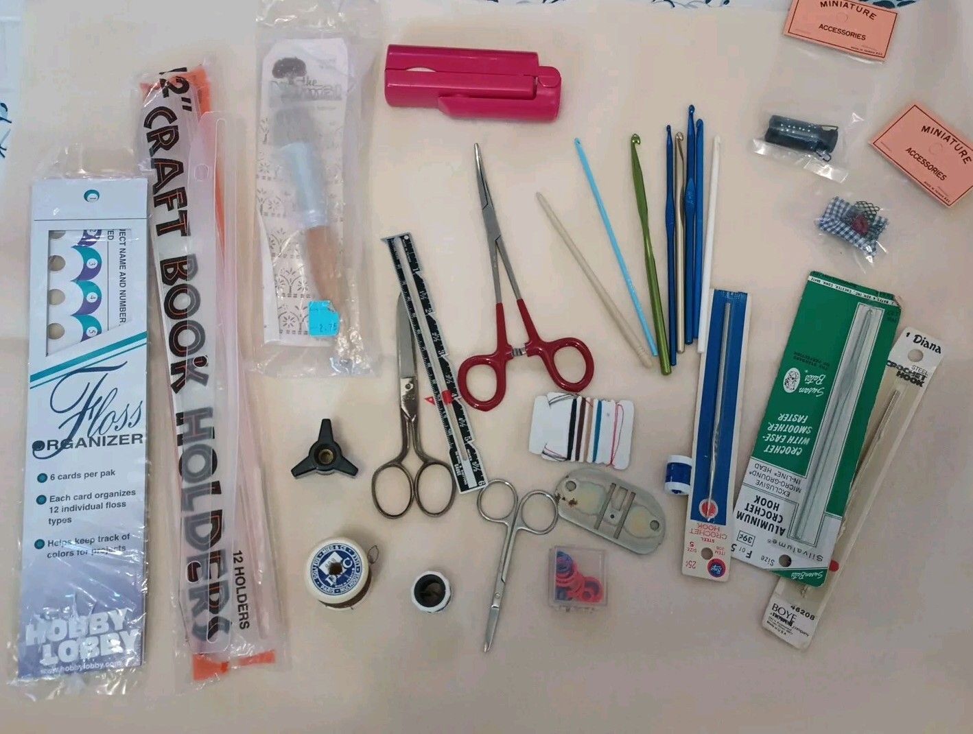 Craft LotCrochet Hooks 11 Aluminum &Plastic Boye Bates+ Accessories Scissors Etc