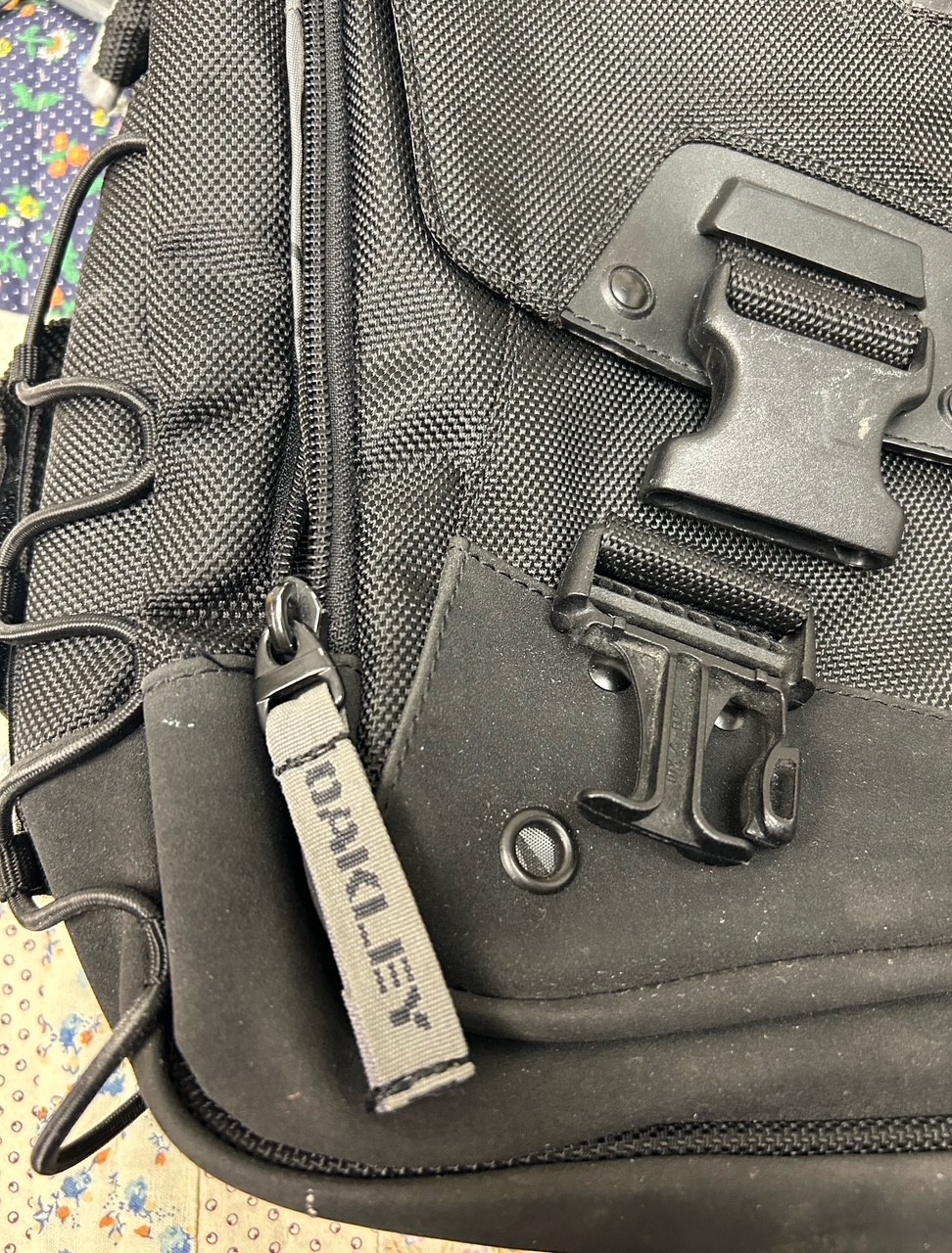 Oakley computer bag 2.0 Black Messenger Tactical Pack w/ Strap Pockets