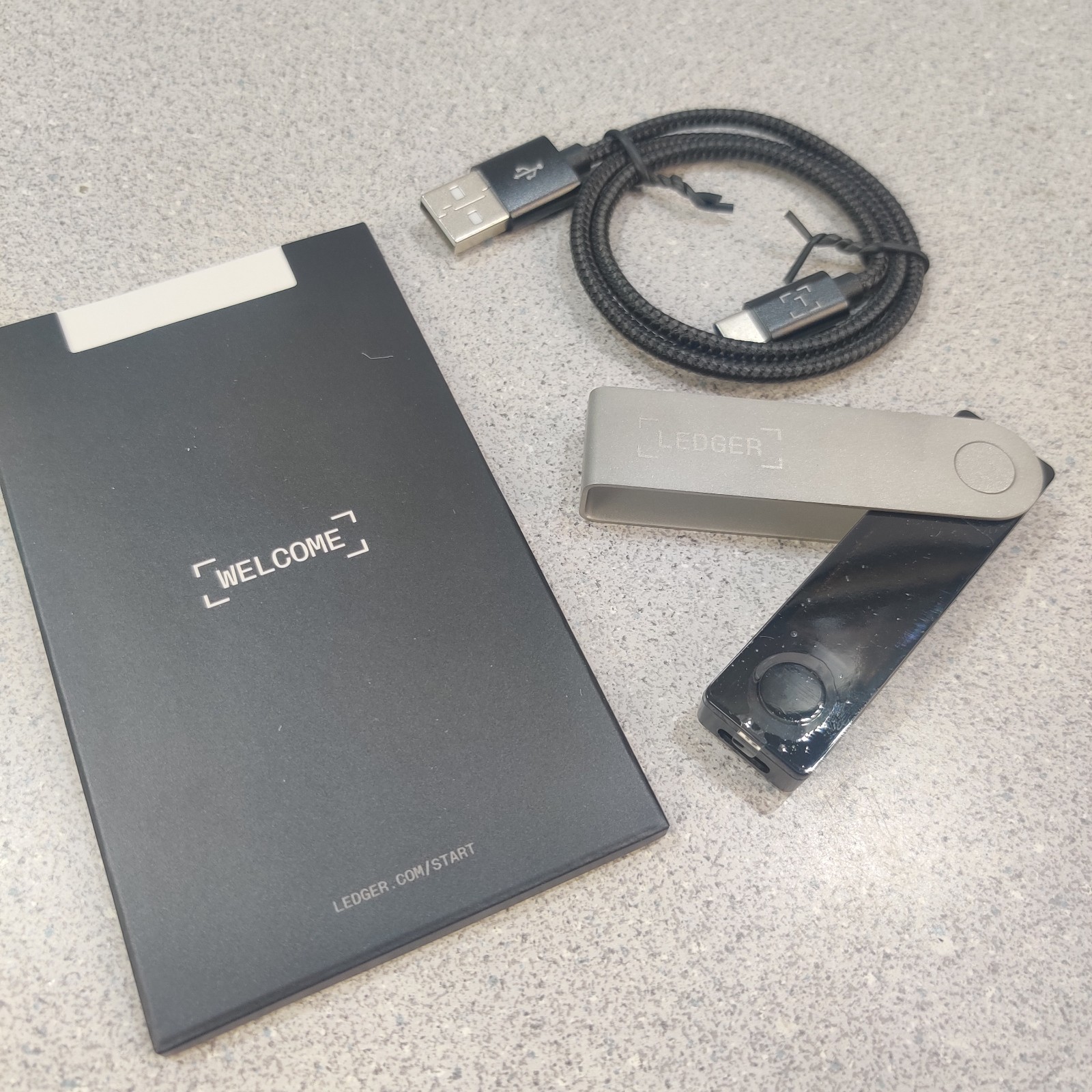 Ledger - Nano X Crypto Hardware Wallet - Bluetooth - Open Box