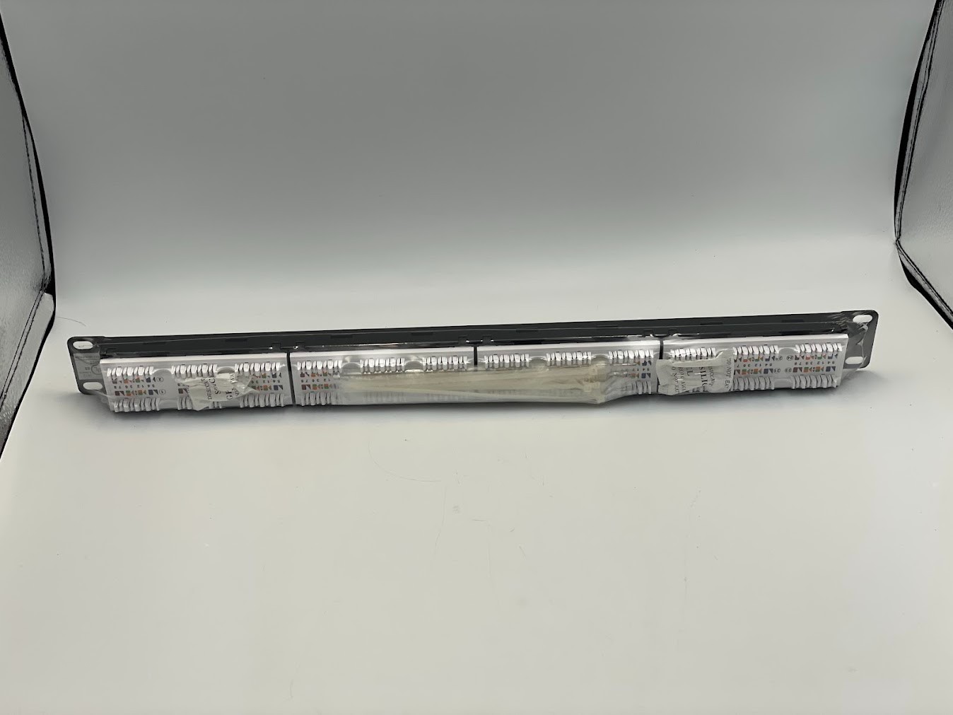 Vertical Cable 1U Blank Patch Panel Without Label Holders - Black