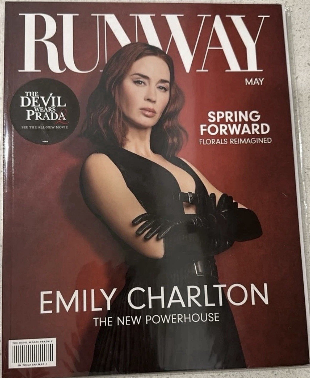 SEALED PROMO The Devil Wears Prada 2” RUNWAY Magazine Collectible