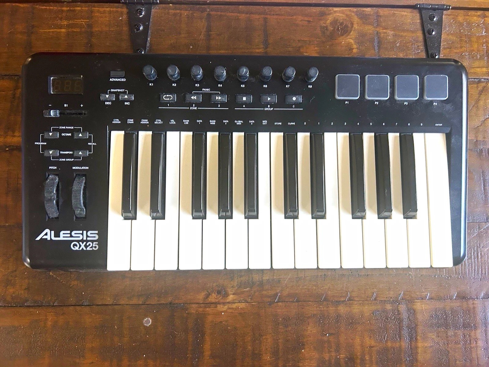 Alesis QX25 25-Key USB MIDI Keyboard Controller w/ Pitch/Mod Wheels, Pedal