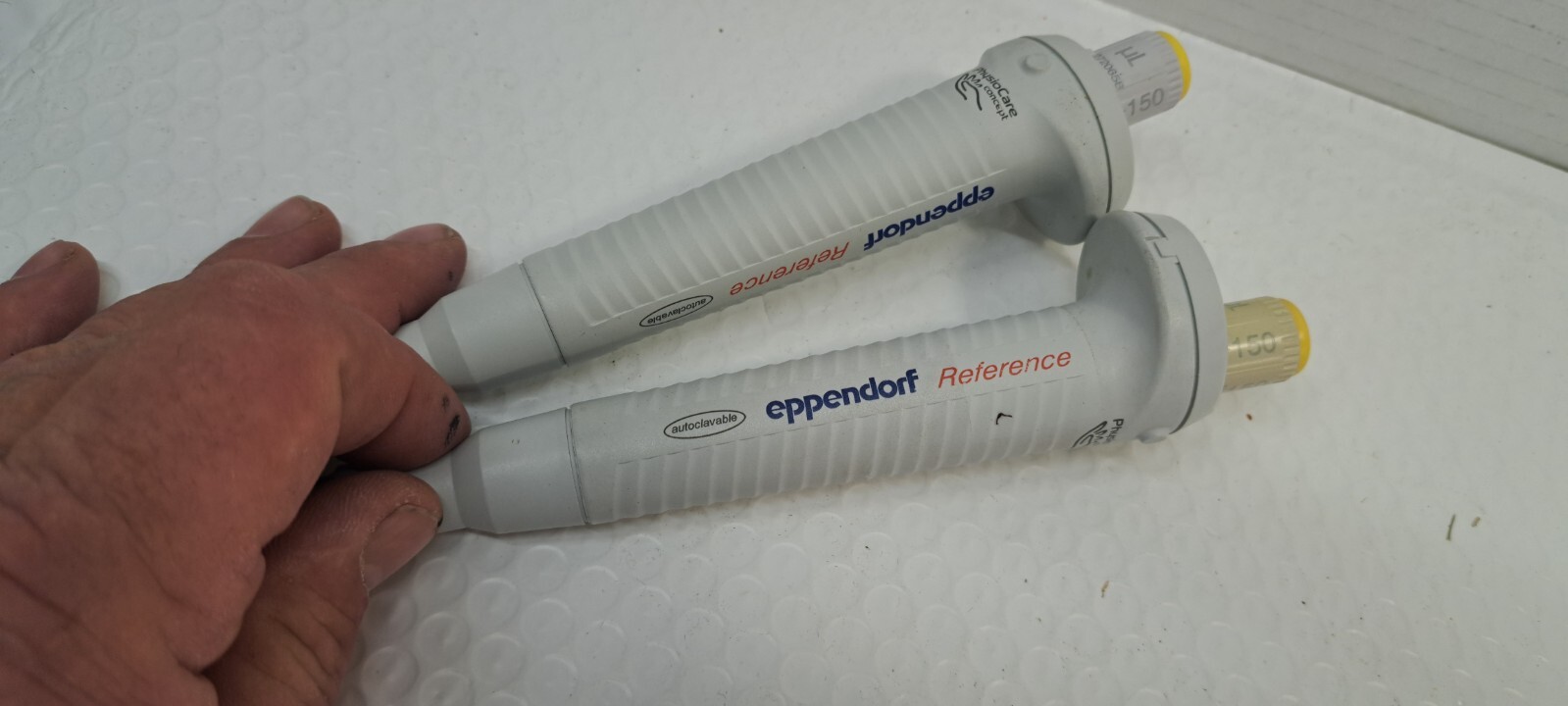 lot of 2 Eppendorf Reference 150 µL Single Channel Pipette