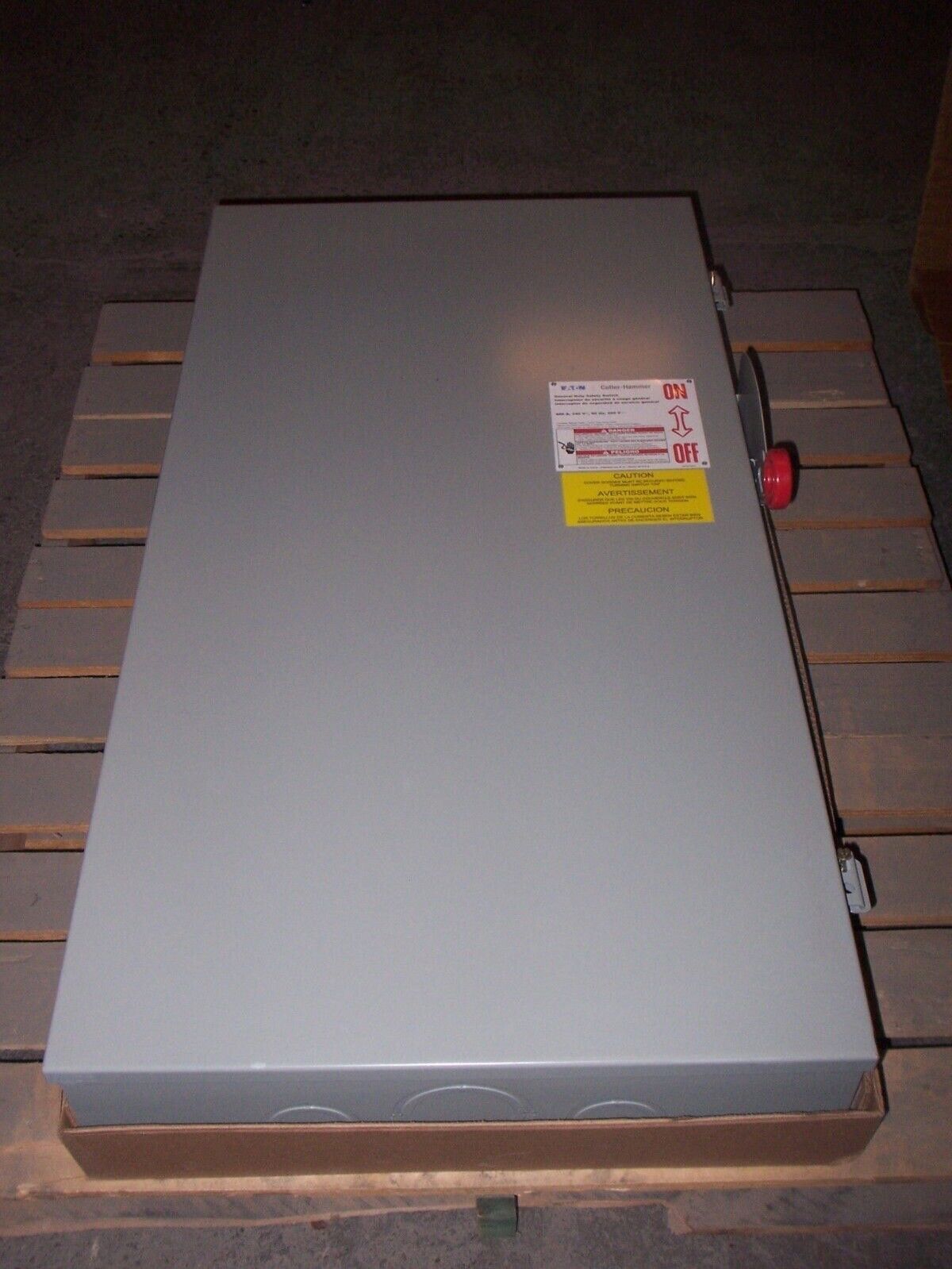 Cutler Hammer DG325NRK 400 amp 240v FUSED Fusible Safety Switch Disconnect 3R