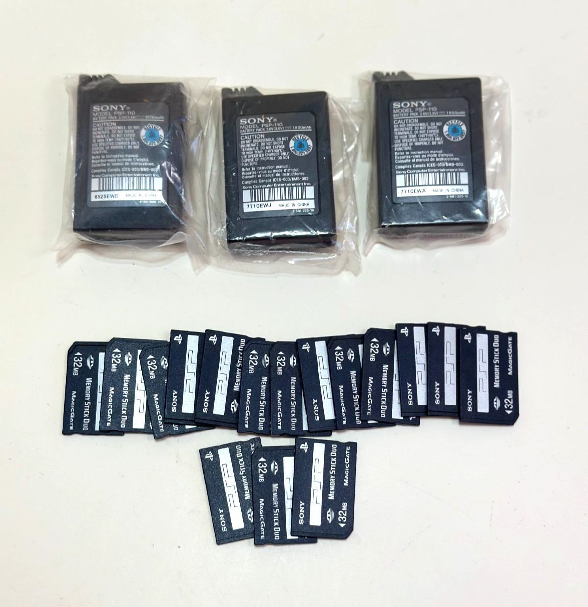 (3) Sony PSP-110 Battery Pack, & (15) Memory Stick Duo MagicGate 32MB OEM #BX33