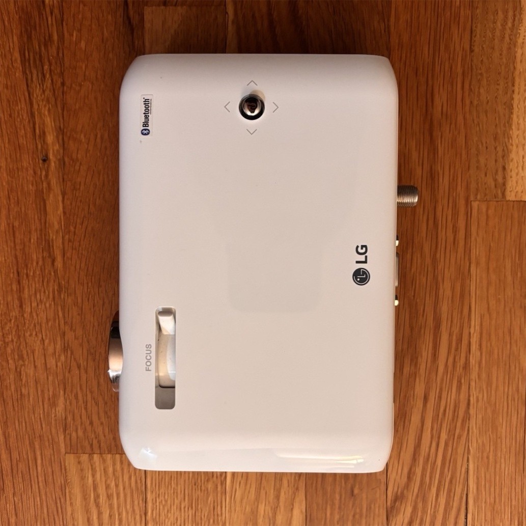 LG PH550 MiniBeam LED Projector White 720p 16:9 550 Lumens w/ Remote