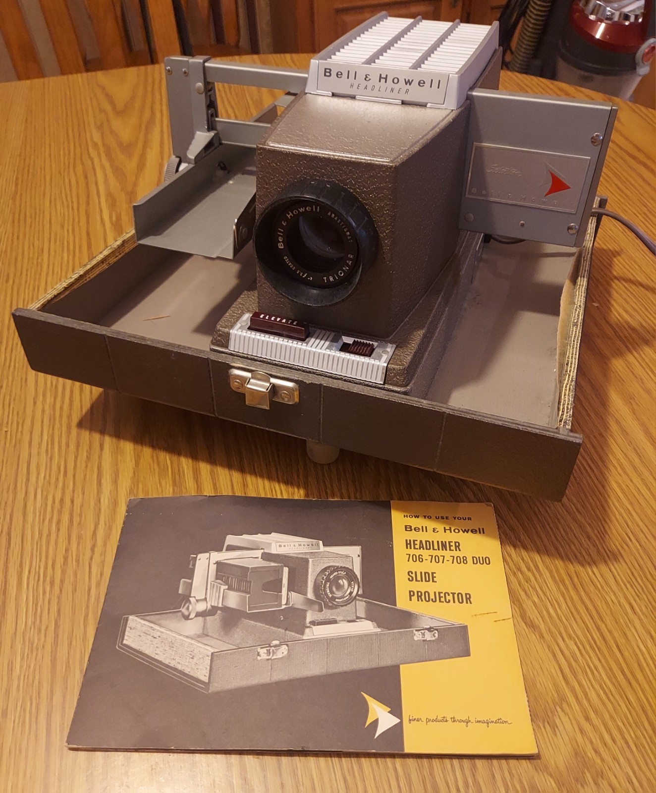 Vintage Bell & Howell Headliner Slide Projector Model 706 With Case