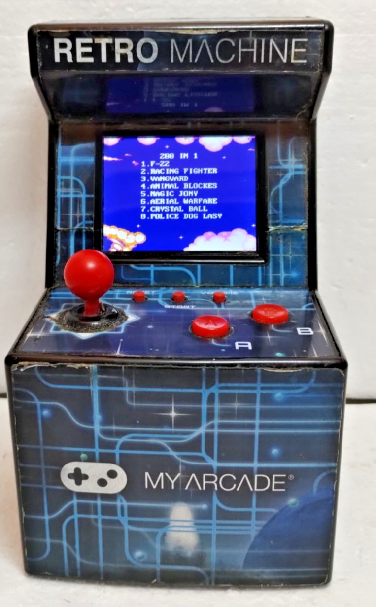 My Arcade - DGUN-2577 Retro Machine: Mini Video Game Arcade Cabinet - 200 Games