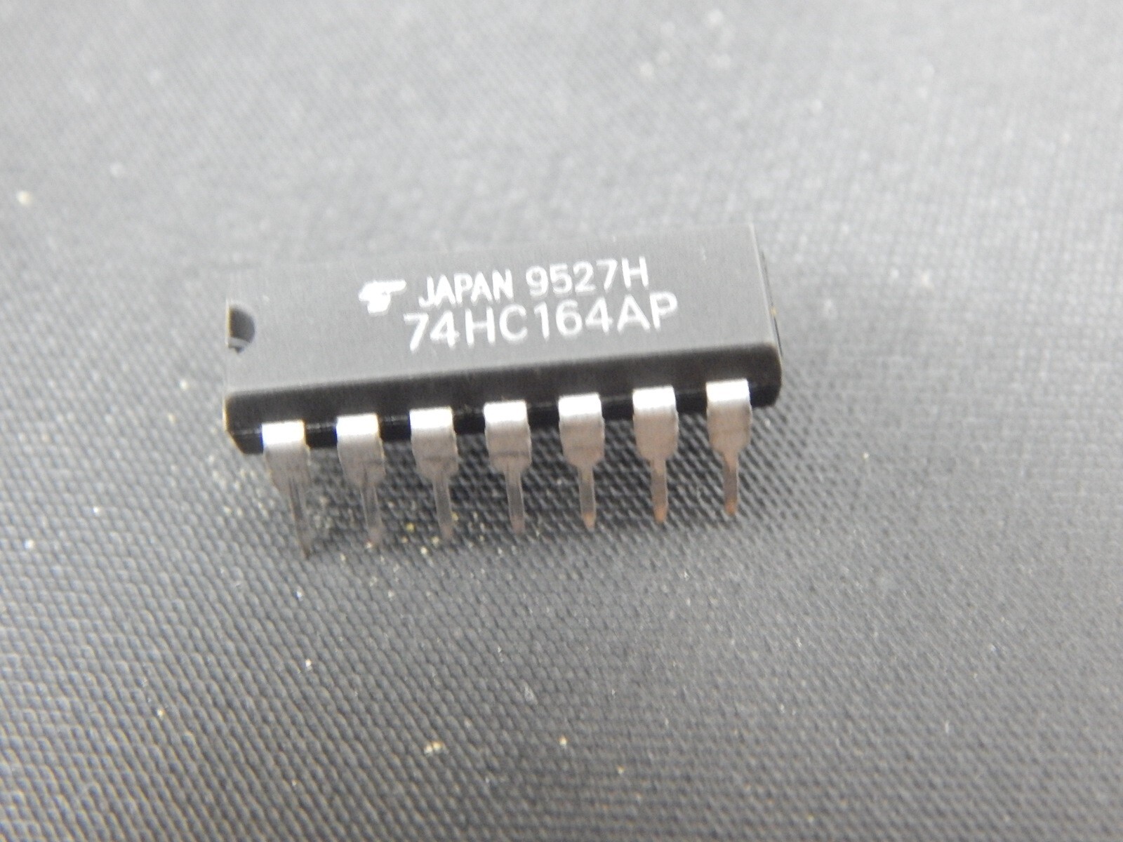 TOSHIBA TC74HC164AP Shift Register, 14 Pin DIP - USA SELLER FAST SHIPPING