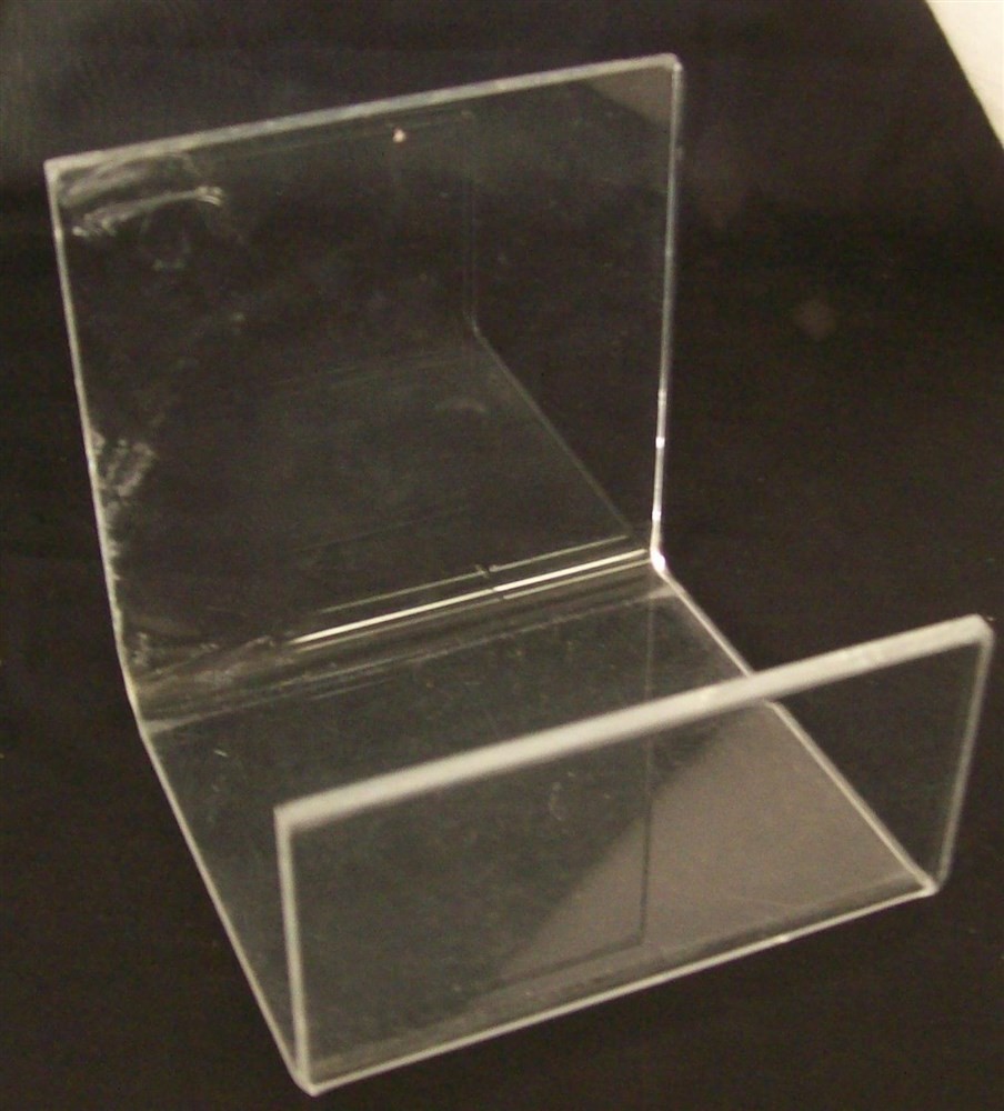 Store Display Fixtures 4 NEW ACRYLIC EASELS 4" W x 4" D x 4" T