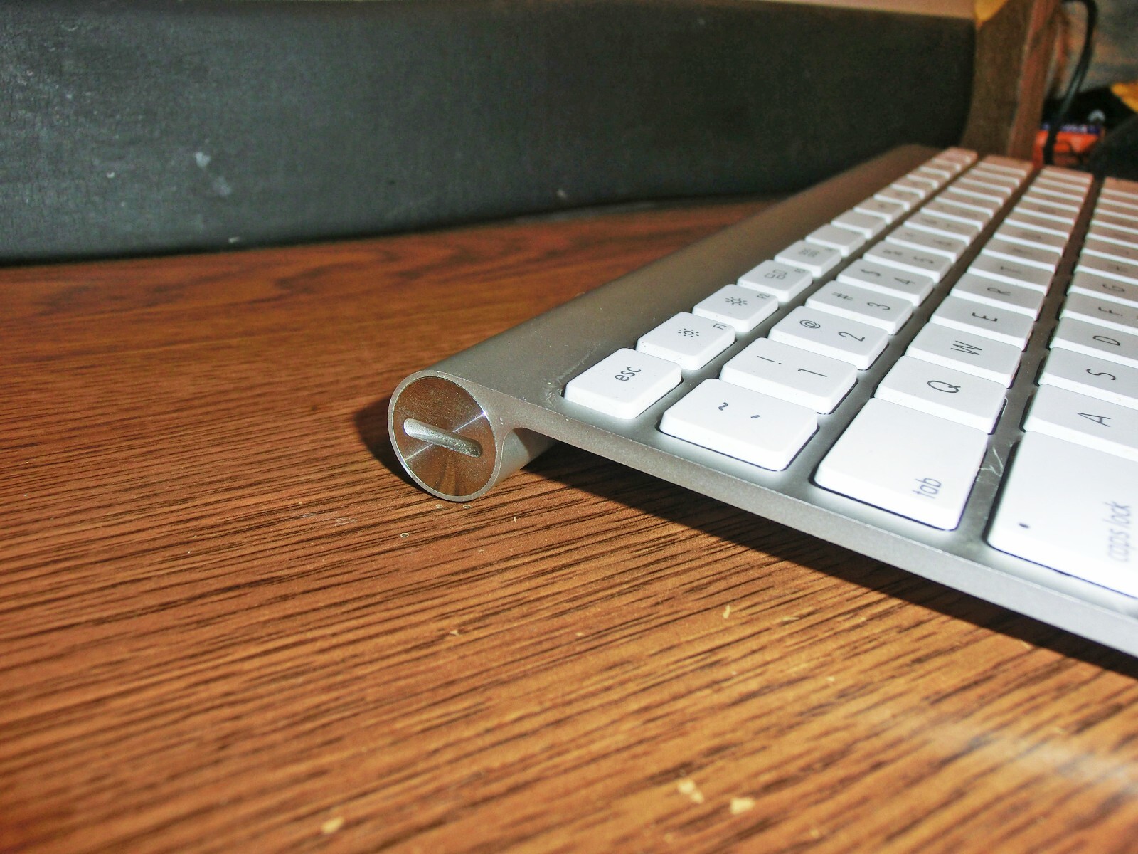 Apple Wireless Bluetooth Keyboard A1314 (Tested/Working)