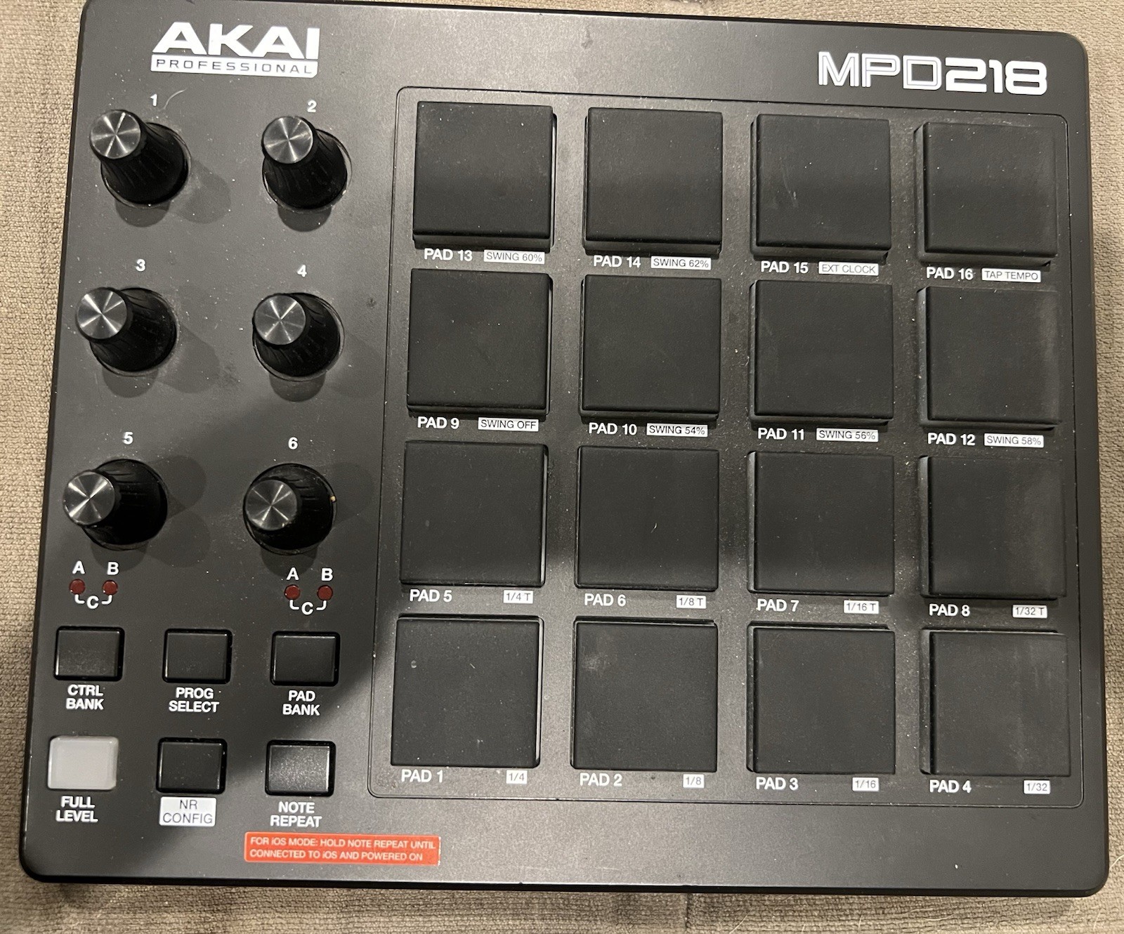Akai Professional MPD218 MIDI Pad Controller w/ 16 MPC Pads – Open Box, W/Cable