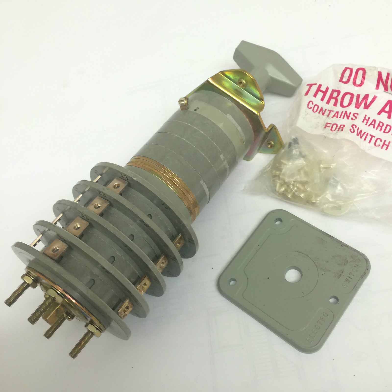 ELECTROSWITCH ROTARY SWITCH # 24904RA NSN: 5930-01-454-1676