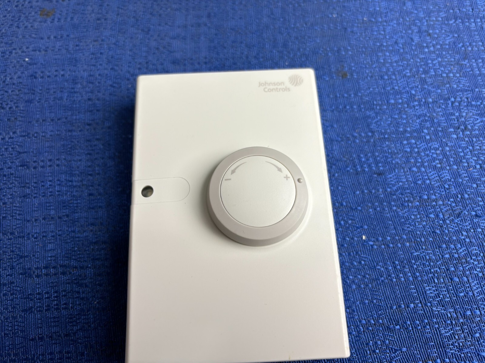 Johnson Controls NS-BTP7001-0 Network Zone Sensor, Room Temperature Sensor