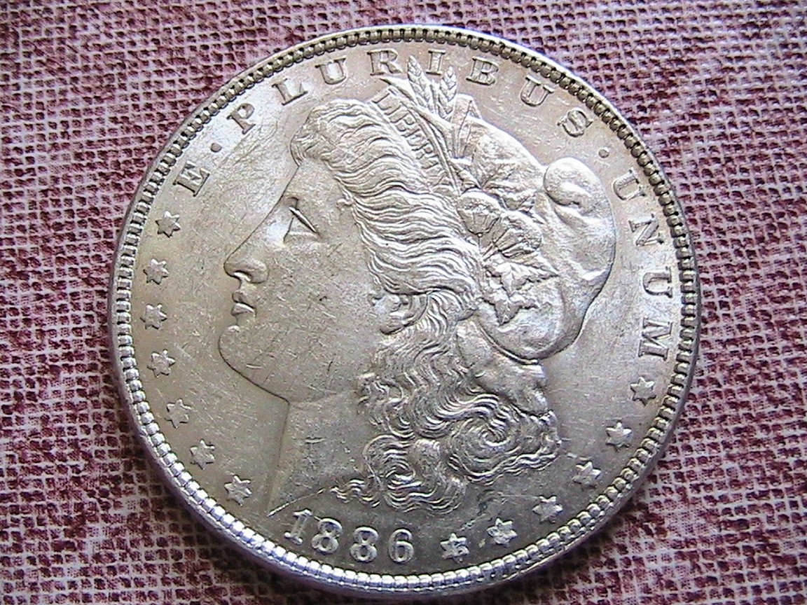1886-P MORGAN SILVER DOLLAR